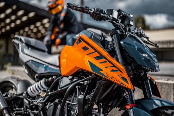 KTM 125 Duke - Alle technischen Daten zum Modell 125 Duke von KTM The duke's masked bride movie where to watch free