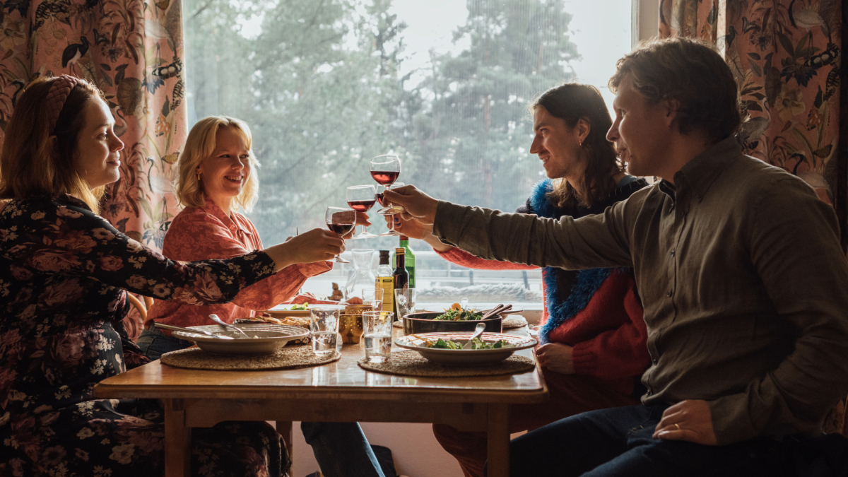 How to watch and stream The Dreamers - 2003 on Roku